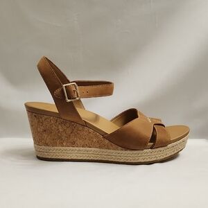 UGG Cloverdale Brown Leather Wedge Sandals (W Size 10)
